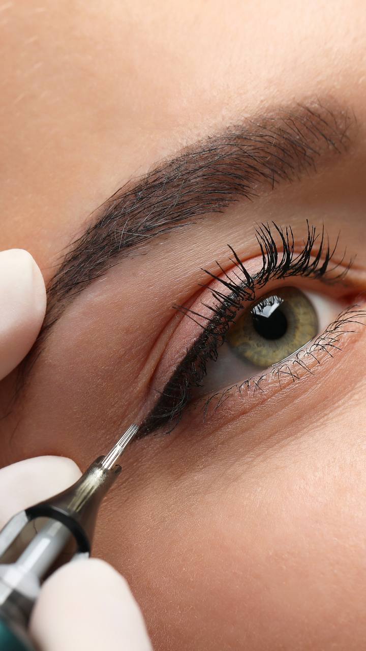 Eyeliner tattoo